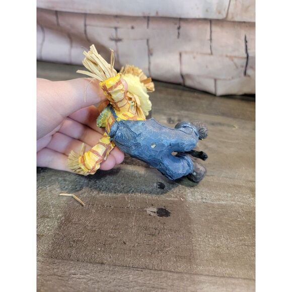 Scarecrow laying‎ down crow hay sunflower fall harvest decor - Picture 5 of 5